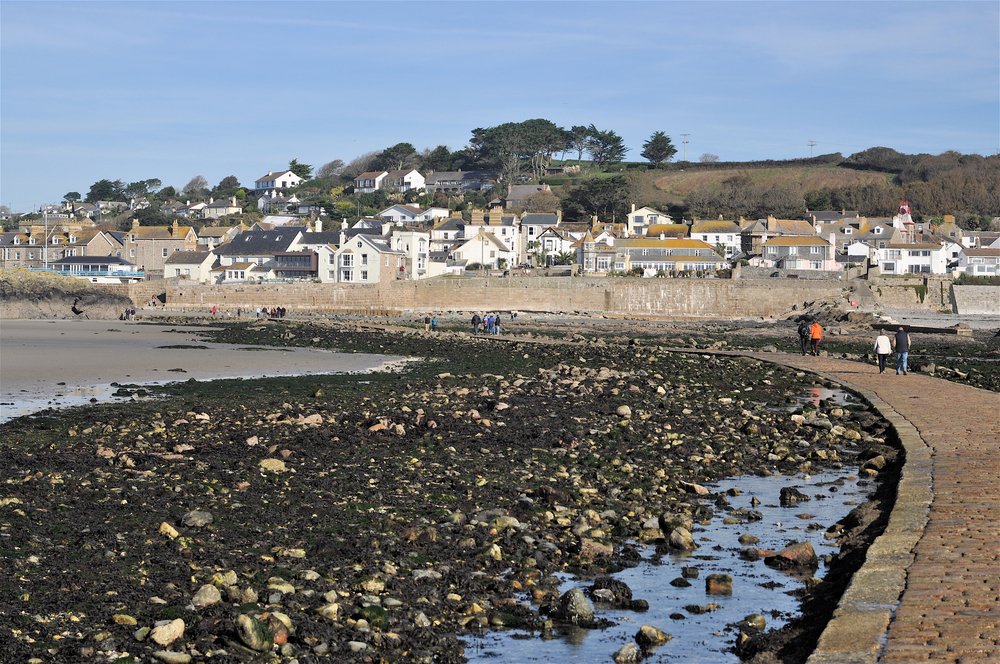 The,Small,Coastal,Town,Of,Marazion,Seen,From,St,Michael’s